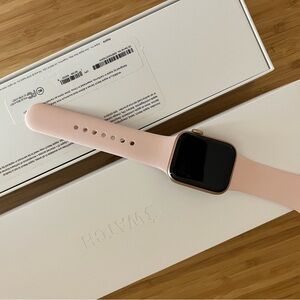 New Apple Watch 40 mm Series 4. Never Worn.